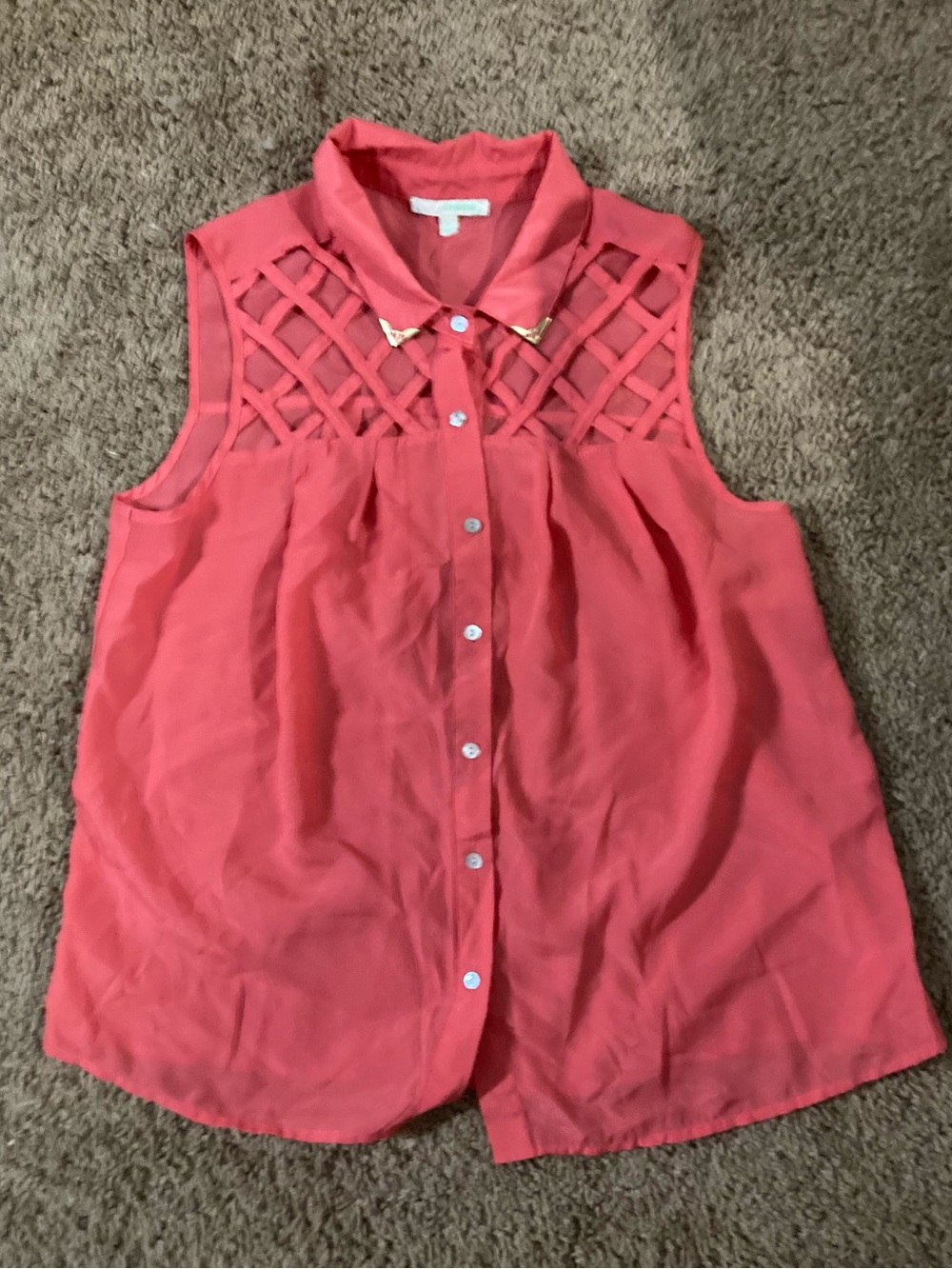 Sleeveless Coral Button-Front Blouse with Lattice Yoke